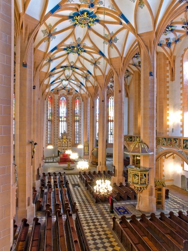 Kirchenschiff (Andere) Kirchenschiff (Andere)